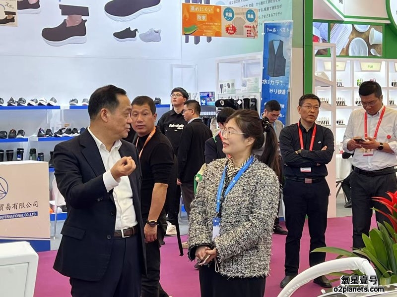 氧星壹号家用高压氧舱华交会精彩瞬间