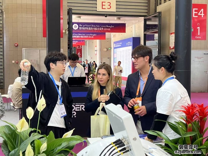 氧星壹号家用高压氧舱华交会精彩瞬间