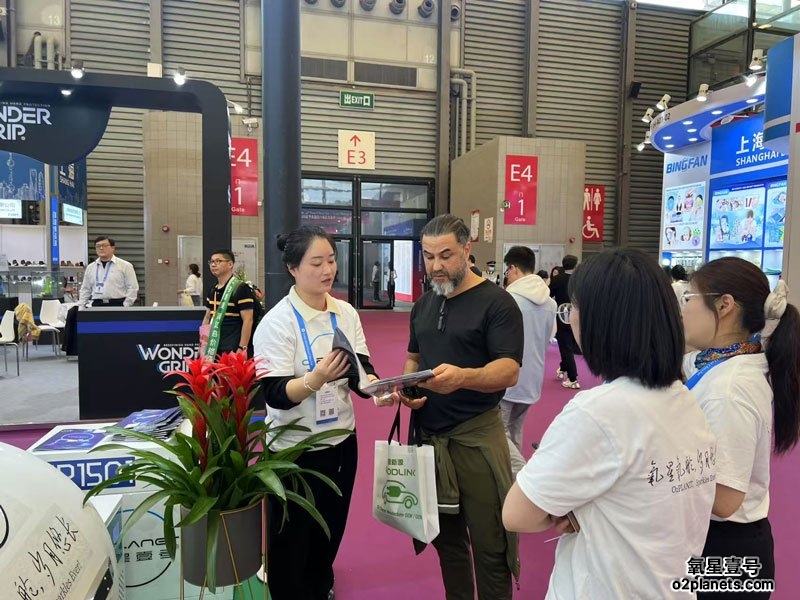 氧星壹号家用高压氧舱华交会精彩瞬间