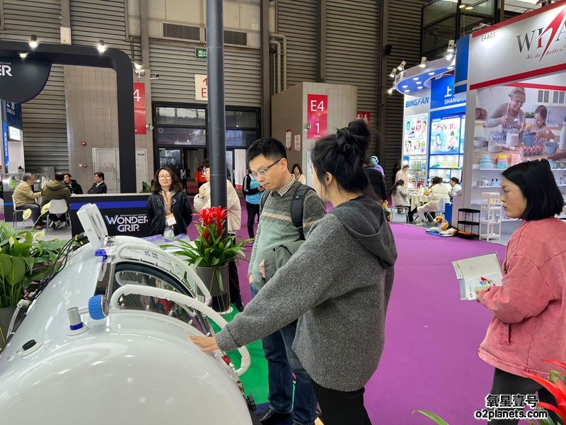 氧星壹号家用高压氧舱华交会精彩瞬间