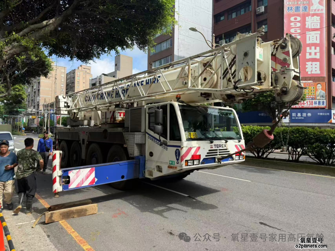 氧星壹号家用高压氧舱运送安装现场