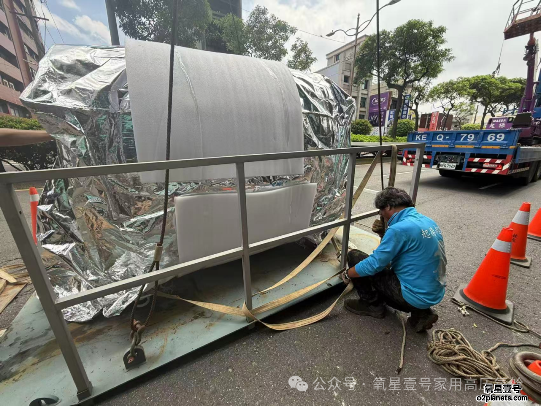 氧星壹号家用高压氧舱运送安装现场