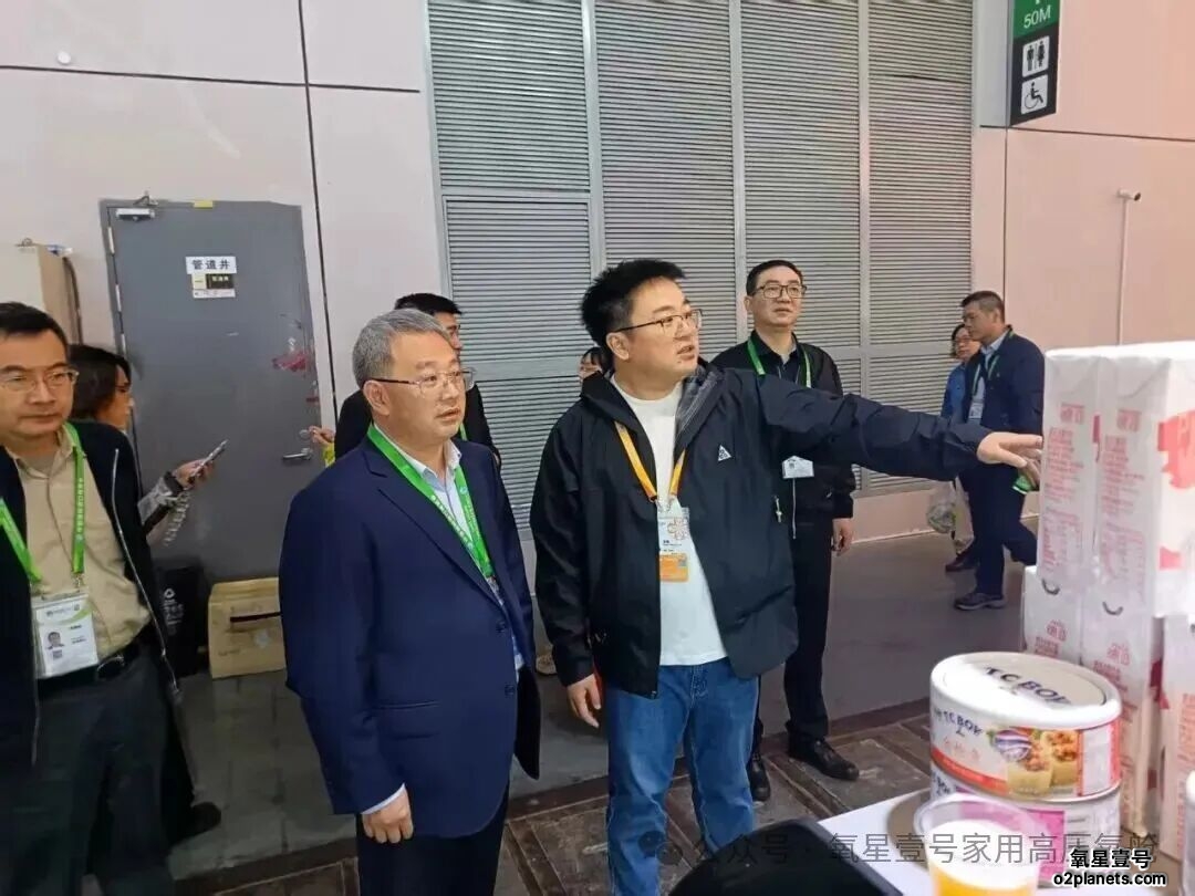 区委统战部领导赴进博会调研松江民营企业-上海宝邦氧星壹号家用高压氧舱