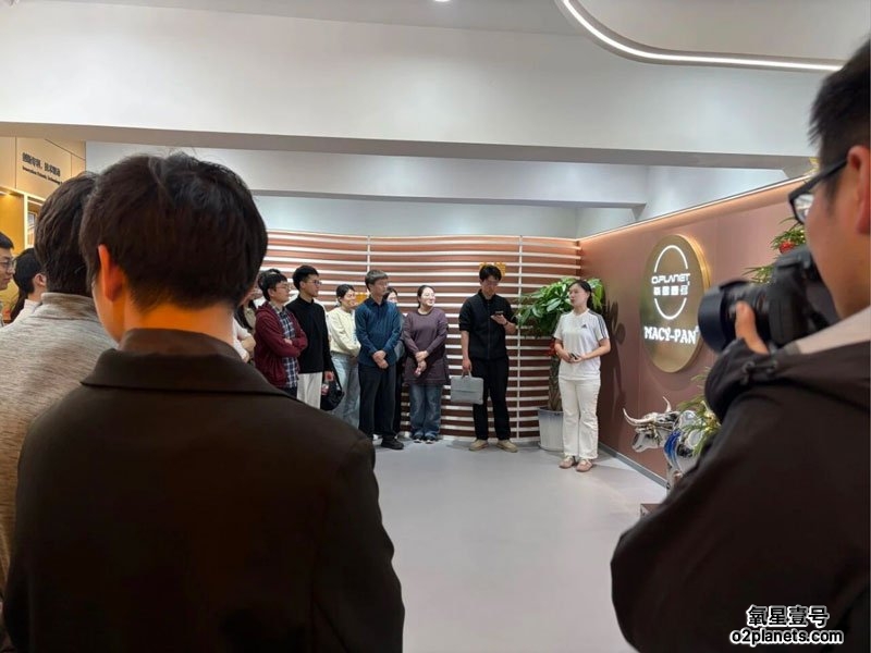 奉贤、松江区选调生莅临氧星壹号家用高压氧舱参观交流