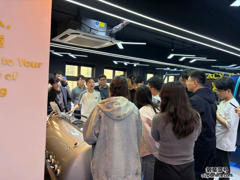 奉贤、松江区选调生莅临氧星壹号家用高压氧舱参观交流