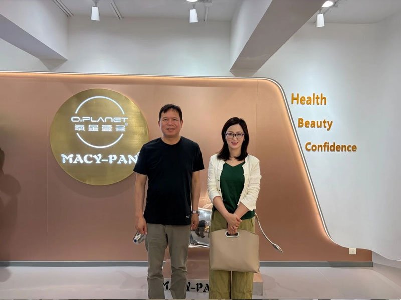 松江区疾控局何晓燕局长一行莅临上海宝邦调研指导