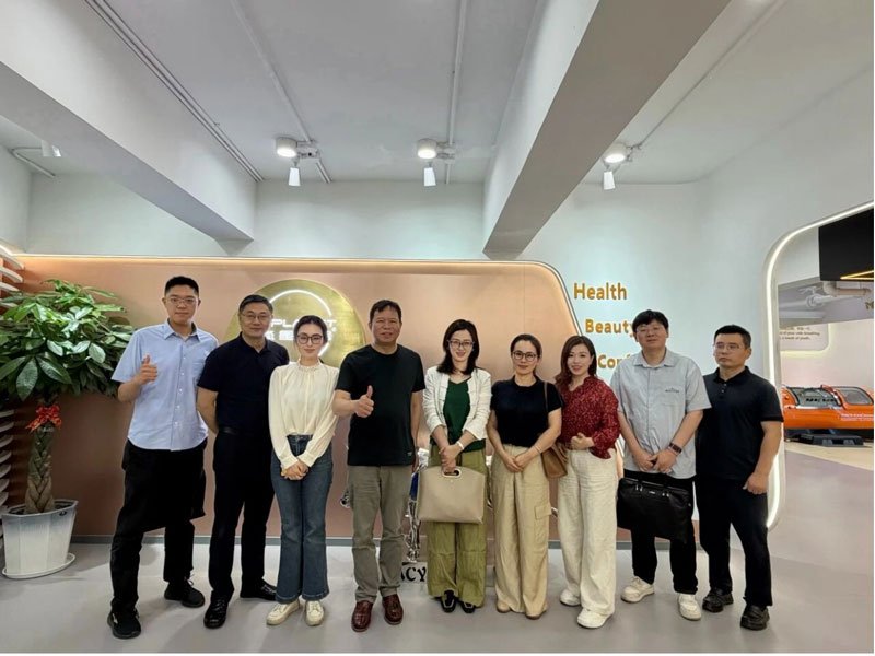 松江区疾控局何晓燕局长一行莅临上海宝邦调研指导