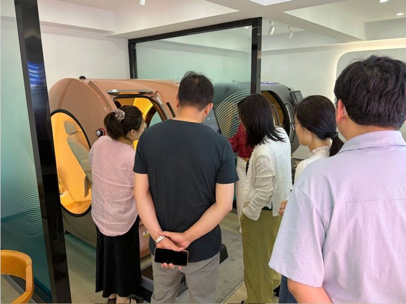 松江区疾控局何晓燕局长一行莅临上海宝邦调研指导